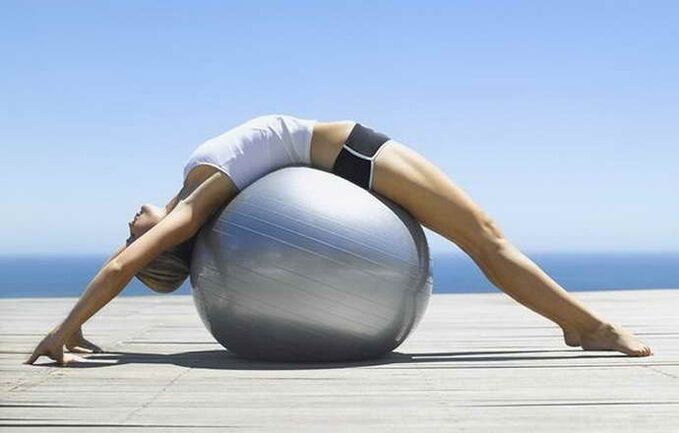 Fitball cvičenia s hrudnou osteochondrózou